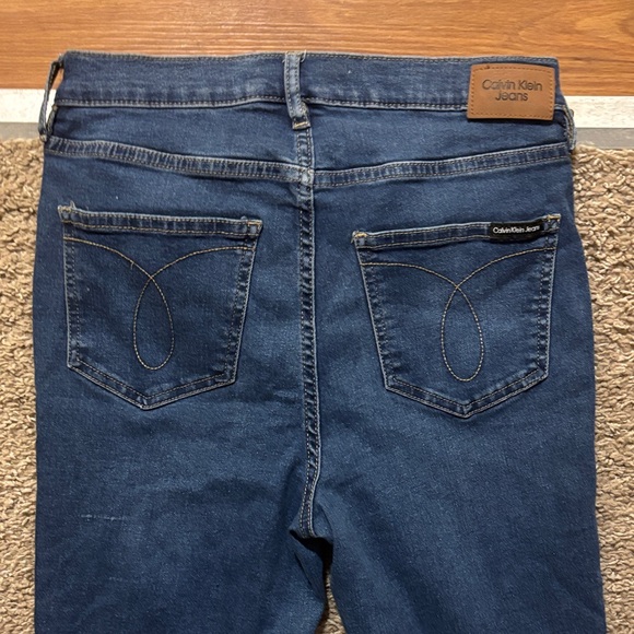 Calvin Klein Woman’s 6 Medium Wash Skinny Jeans Excellent Condition - Picture 10 of 12